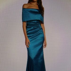 Beautiful long dress !